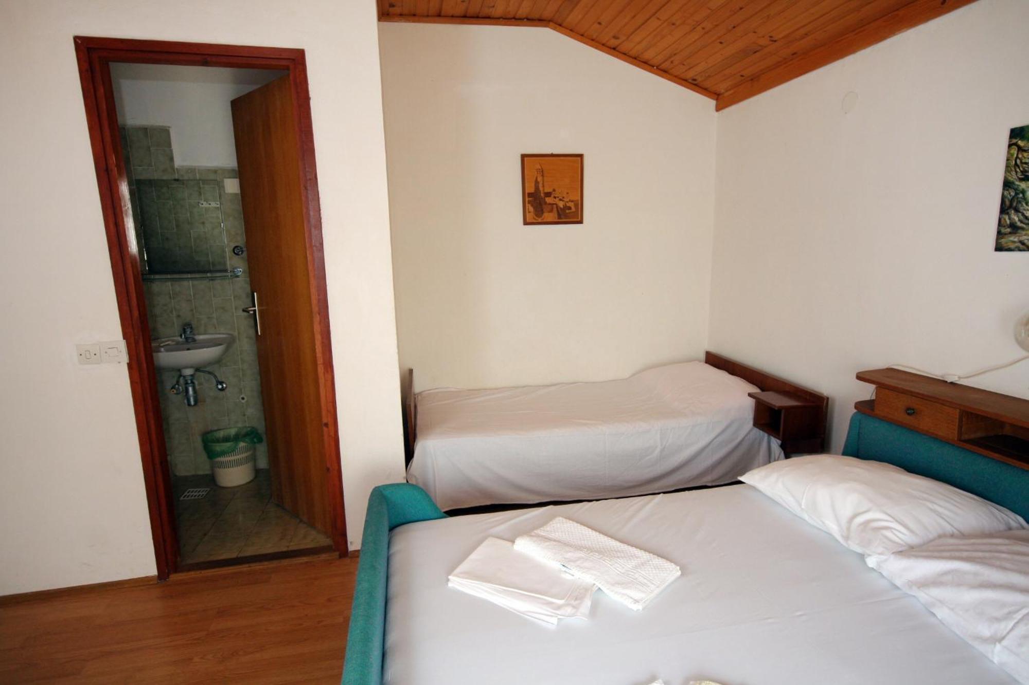 Apartments By The Sea Suha Punta, Rab - 5050 Kampor Rum bild